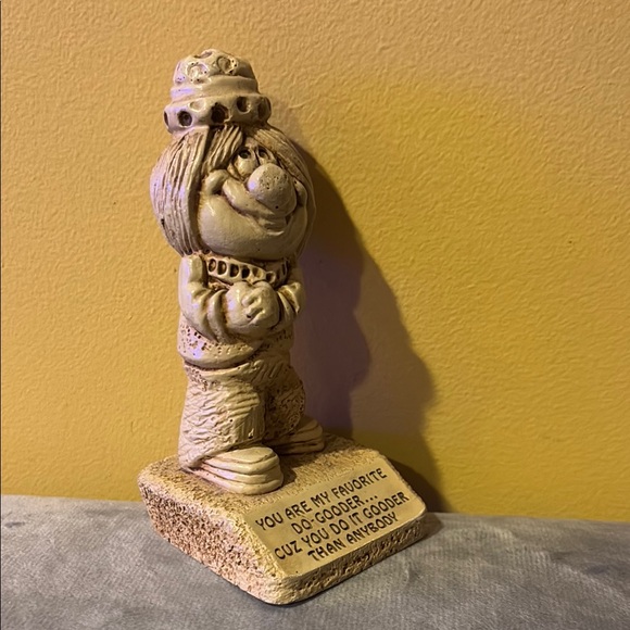 Vintage Paula Do-Gooder Figurine - Picture 4 of 4